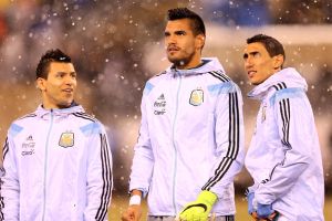 אגוארו לצד רומרו. יחסים מתוחים?