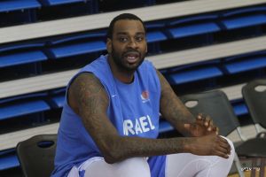 פישר. מעוניין לחזור לשחק בארץ