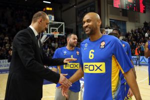 סמית וטבק. נותרו אופטימיים