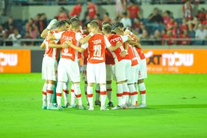 שחקני הפועל תא. באיזור ה-80% דיוק