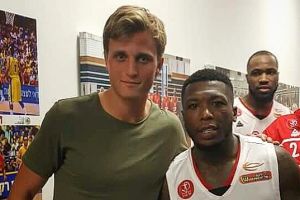 רובינסון ושוינפלד. מפגש אמריקאי