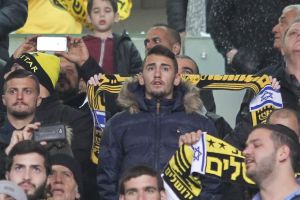 אצילי ביציע. יושעה גם בהמשך?