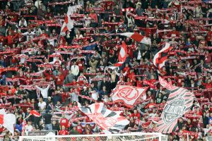 אוהדי בש חוגגים