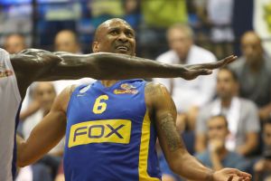 סמית'. ניצחון לא מרשים בהרצליה