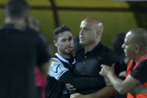 ברגע שטוריחו קפץ והשוער דחף