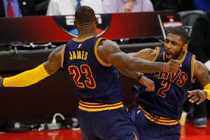 אירווינג ולברון ג'יימס חוגגים 0