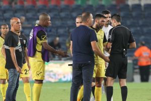 אכזבה בבירה