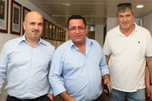 אפשר להתחיל לחייך