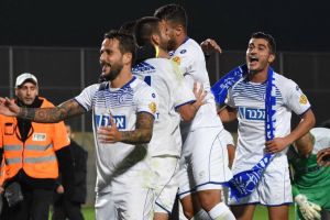 אפשר לפתוח את השמפניות