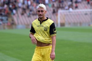 אצילי. הצטיין מול טוזלה