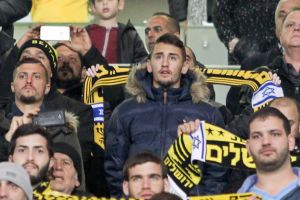 אצילי. יישלח ליציע או יפתח בהרכב?