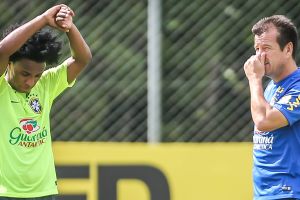 דונגה צריך את וויליאן בשביל להתחיל חלק את הקופה