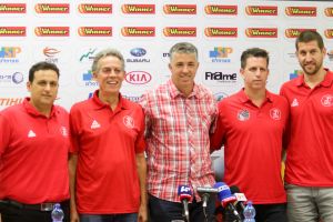 האדומים פתחו עונה