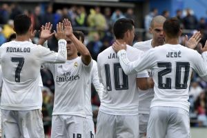 הולכים על הכל