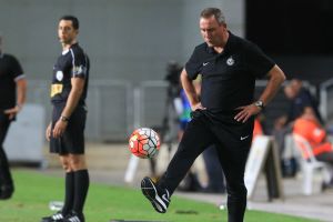 הכדור ברגליים שלו. מולנסטיין