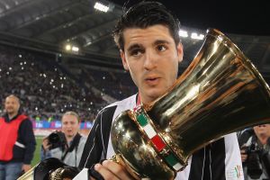 המשפחה צפתה מהיציע. מוראטה