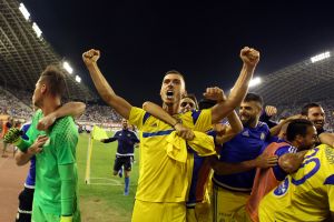 הצהובים בשלב הבתים