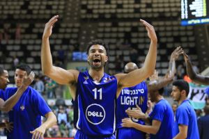 הרצליה חוגגת ברוממה