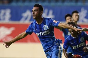 זהבי. ממשיך לעשות כותרות