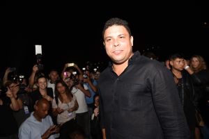 חוזר לייצג את הלבנים