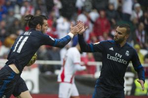 חסה ובייל חוגגים. הבלאנקוס בתמונה