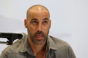 טפירו. רומן מיוחד עם שחקנים גבוהים