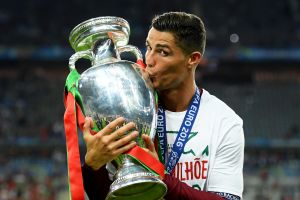 יודע להקריב מעצמו