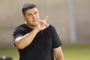 לא מתכוון להרים ידיים. יובל נעים