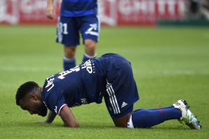 לקאזט. השער שלו לא עזר לליון