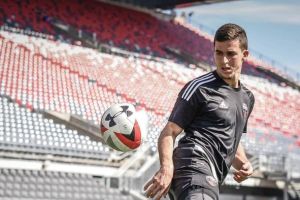 מלפפון חם? עידן ורד פנוי להצעות