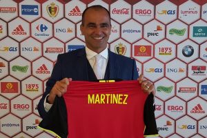 מרטינס מוצג ושומר על צניעות