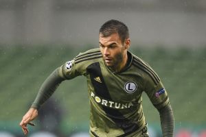 ניקוליץ' במדי לגיה. מגיע כדי לחתום?