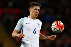 סטונס. מעדיף להישאר באנגליה