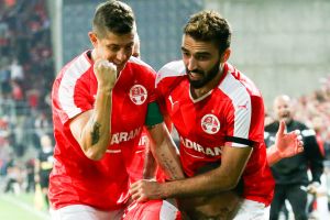 עדיין ללא הפסד בטרנר. שחקני בש חוגגים עוד ניצחון גדול