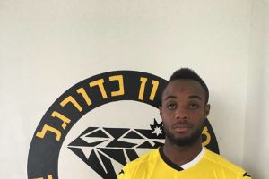קוגבניה. שיחק כבכר תחת דראפיץ'