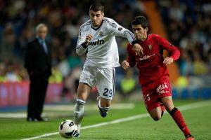 קווין (מימין) במאבק עם מוראטה