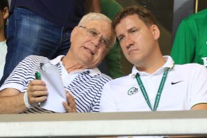 קרלסן ושחר. הנורבגי הפך במהרה לאחראי