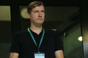 קרלסן חשב על מחליף?