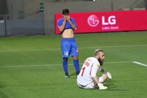 שחקני עכו מאוכזבים. ירדו מתחת לקו האדום