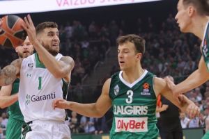 שחקניו של בלאט בדרך לניצחון