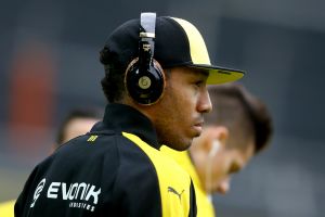 אובמיאנג. עזב בגיל נוער