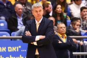 אין דגל לבן. בגאצקיס