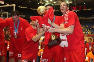 אם פניני יניף הפעם