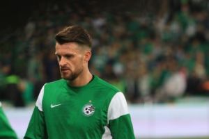 אניס אלושי. מתלונן על כאבים