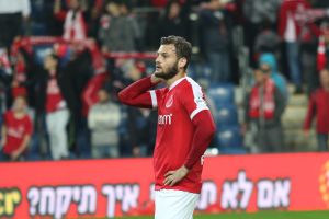 גוטליב. שחקן של הפועל תל אביב תחת חוזה