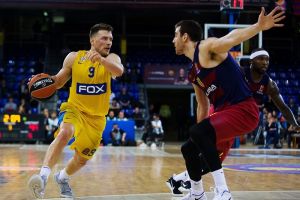 גל מקל מול ברצלונה