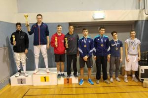 המנצחים על הפודיום