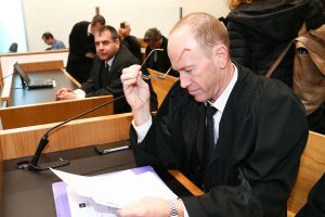 הנאמנים עושים את עבודתם נאמנה