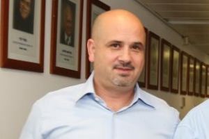 יור המנהלת החדש. חסון
