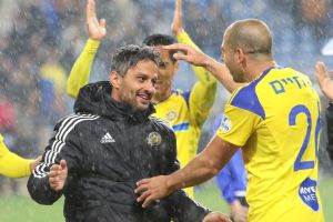 יצחקי ובן חיים. הכובש והמצטיין במשחק בתמונה משותפת